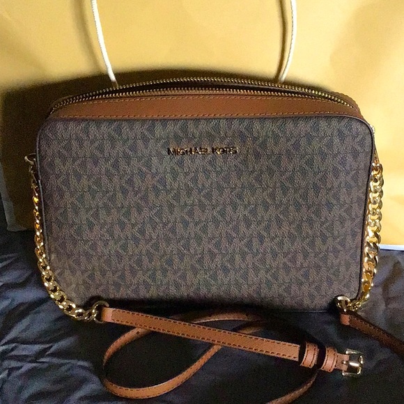 Michael Kors Jet Set Crossbody Bag - Picture 1 of 4